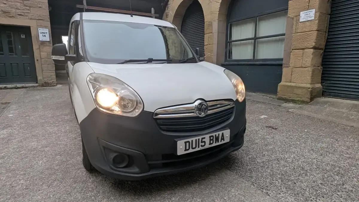 Used Vauxhall Combo 2015 White MPV