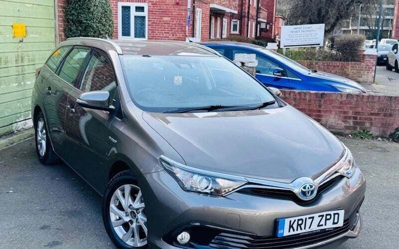 Used 2017 Toyota Auris Touring Sports Business Edition Estate | £9,884 (Fair price) - Image 1/4