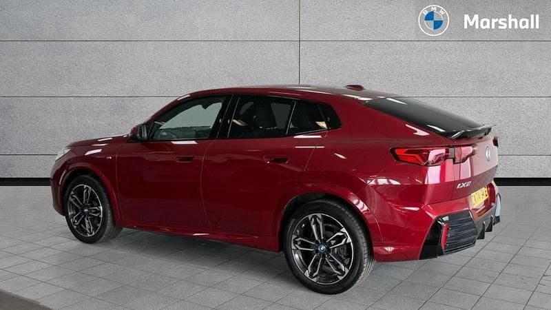 Usado BMW iX2 M Sport 150 kW (204 HP) 2024 Vermelho SUV