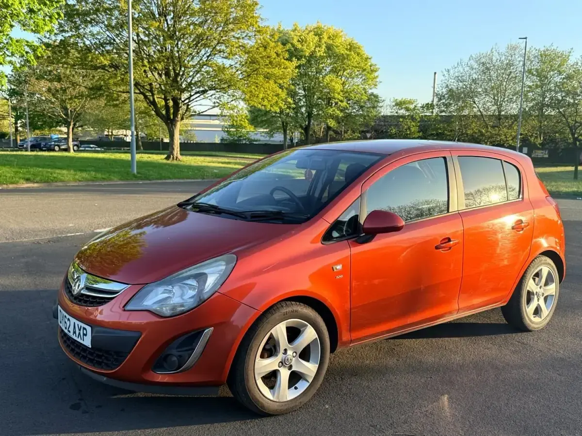 Usado Vauxhall Corsa 100 HP (73 kW) 2012 Laranja Citadino