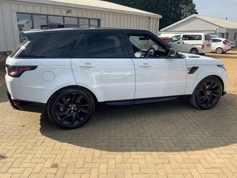 Used Land Rover Range Rover Sport HSE 306 HP (225 kW) 2018 White SUV