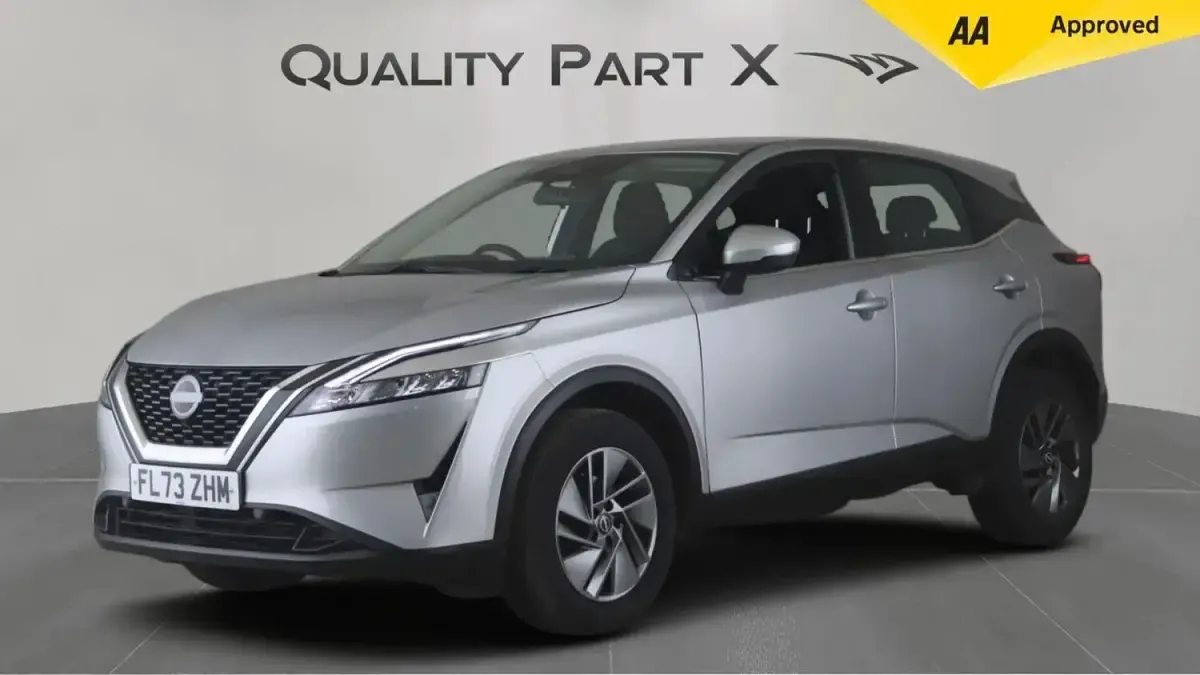Begagnad Nissan Qashqai Acenta Premium 2024 Silver SUV