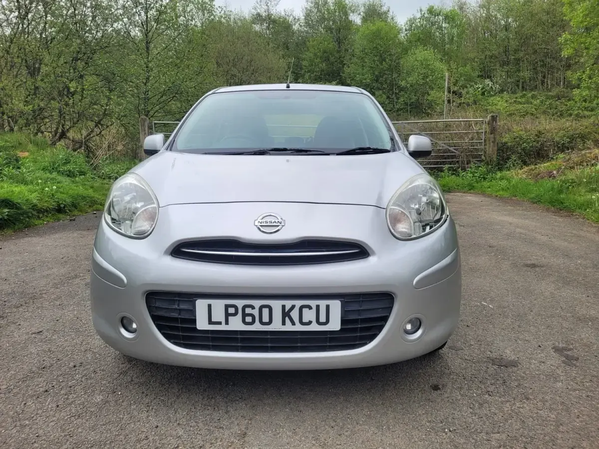 Gebraucht Nissan Micra Acenta 80 PS (58 kW) 2011 Silber Kleinwagen