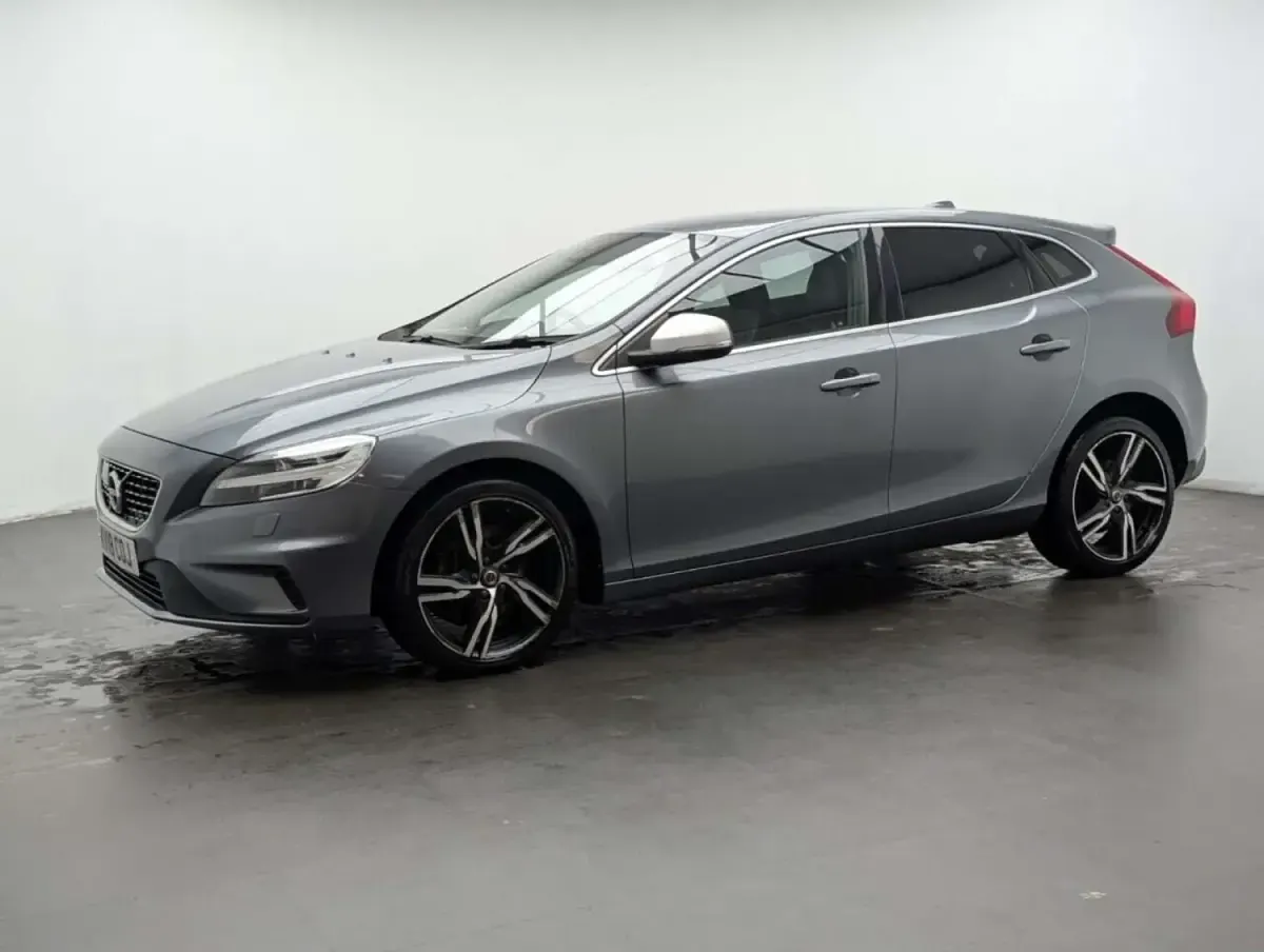 Gebraucht Volvo V40 R-Design Pro 150 PS (110 kW) 2018 Grau Kleinwagen
