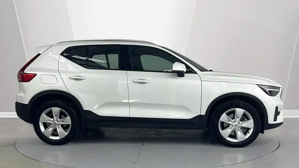 Used Volvo XC40 Core 161 HP (118 kW) 2024 White SUV