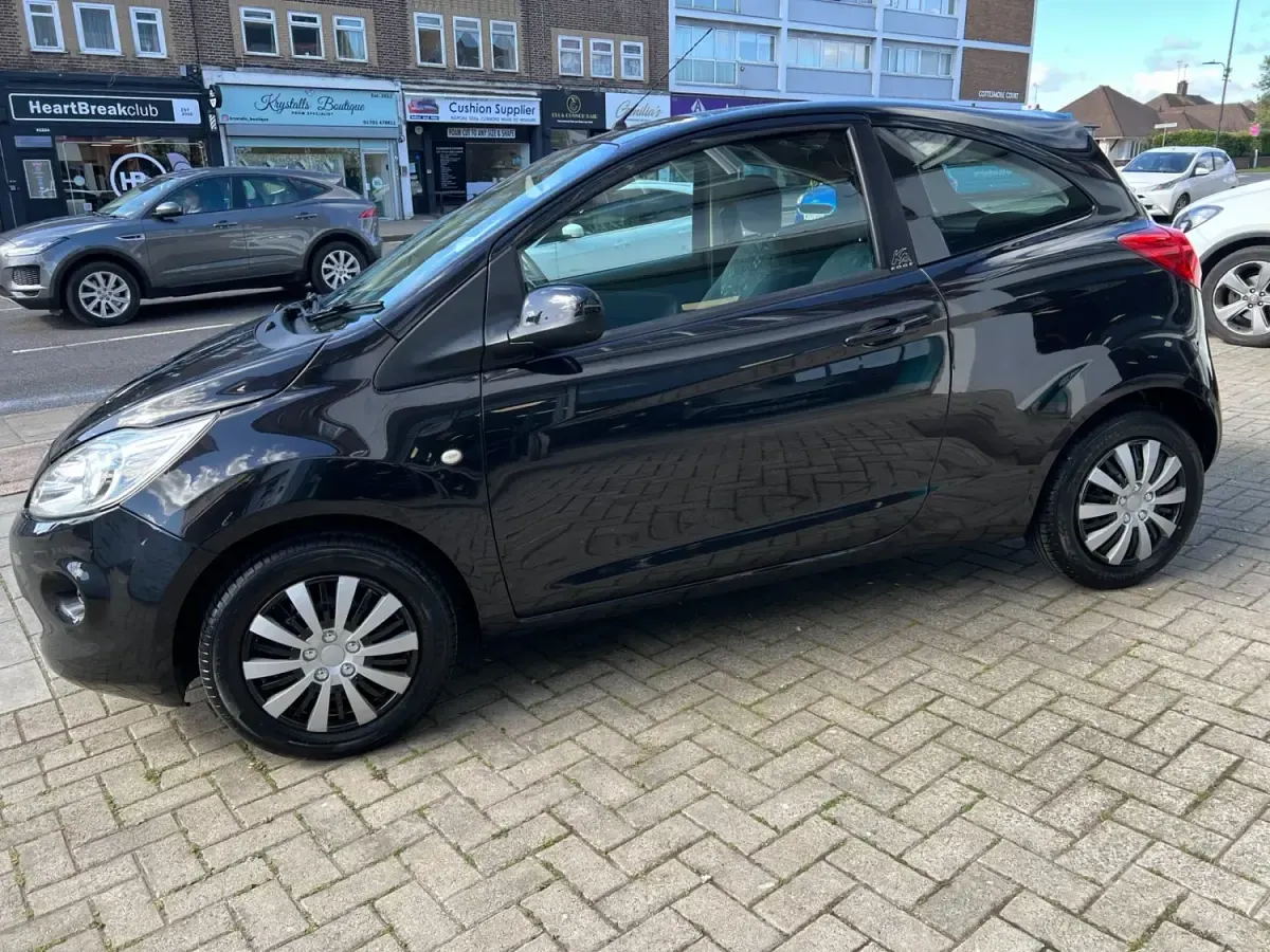 Używany Ford Ka 69 KM (50 kW) 2013 Czarny Hatchback