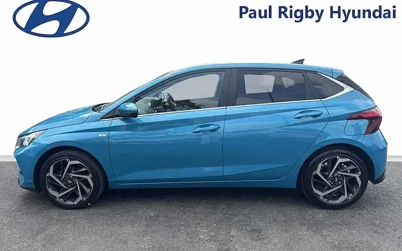 Used Hyundai i20 Premium 101 HP (74 kW) 2022 Green Hatchback