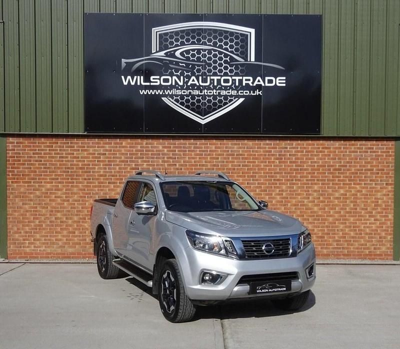 Used Nissan Navara Tekna 190 HP (139 kW) 2021 Silver Pickup