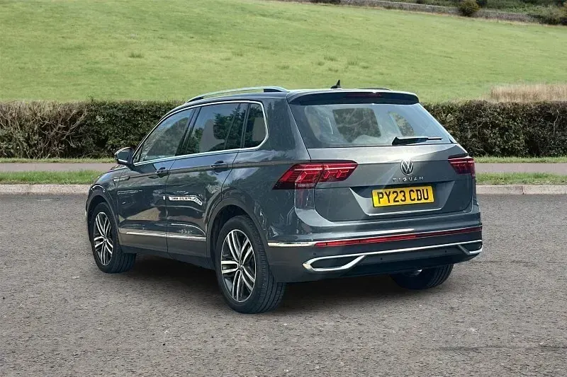 Second-hand VW Tiguan Elegance 150 CP (110 kW) 2023 Gri SUV