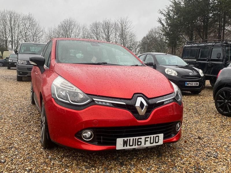 Used Renault Clio IV Dynamique 90 HP (66 kW) 2016 Red Hatchback
