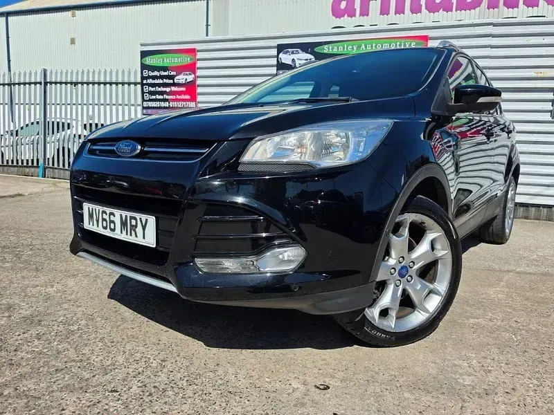 Usado Ford Kuga Titanium 2016 Negro SUV