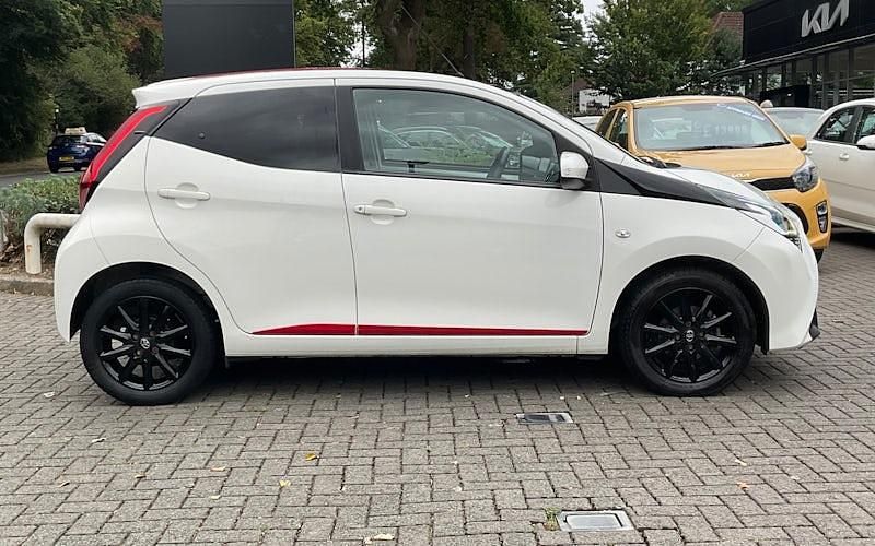 Used Toyota Aygo x-press 69 HP (50 kW) 2019 Hatchback