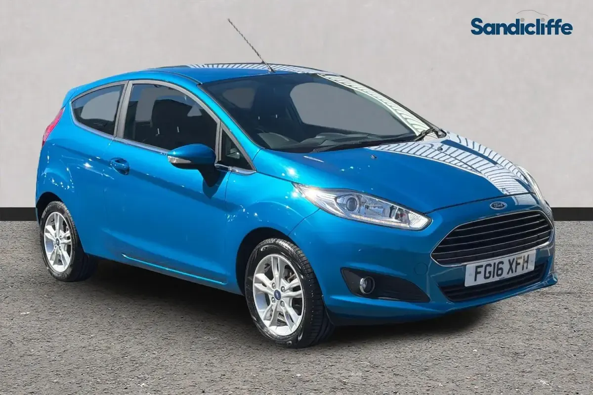 Used Ford Fiesta Zetec 100 HP (73 kW) 2016 Hatchback