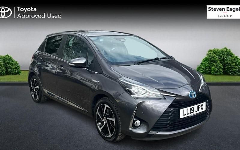 Second-hand Toyota Yaris Hybrid 101 CP (74 kW) 2020 Hatchback