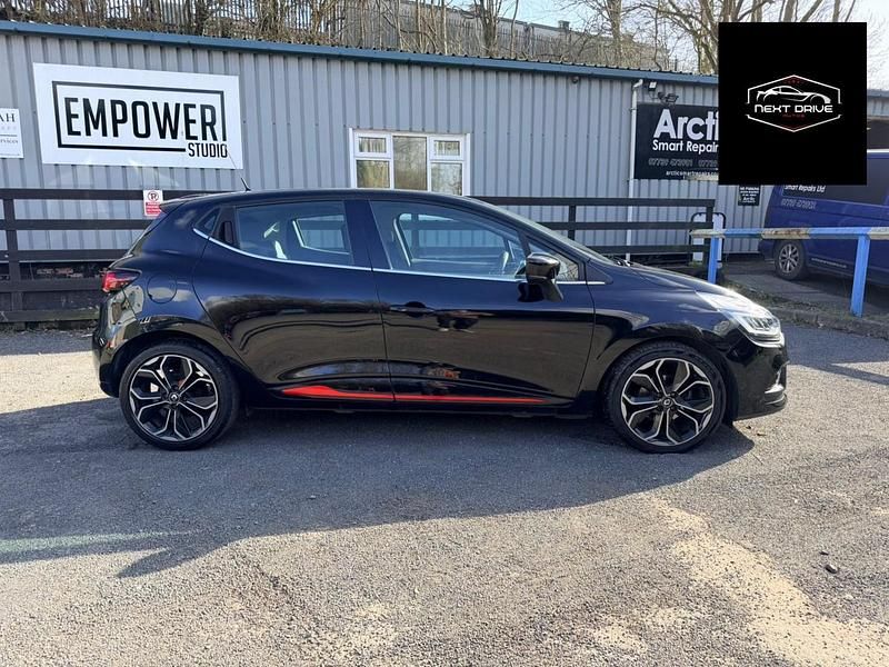 Used Renault Clio IV Dynamique 90 HP (66 kW) 2017 Black Hatchback