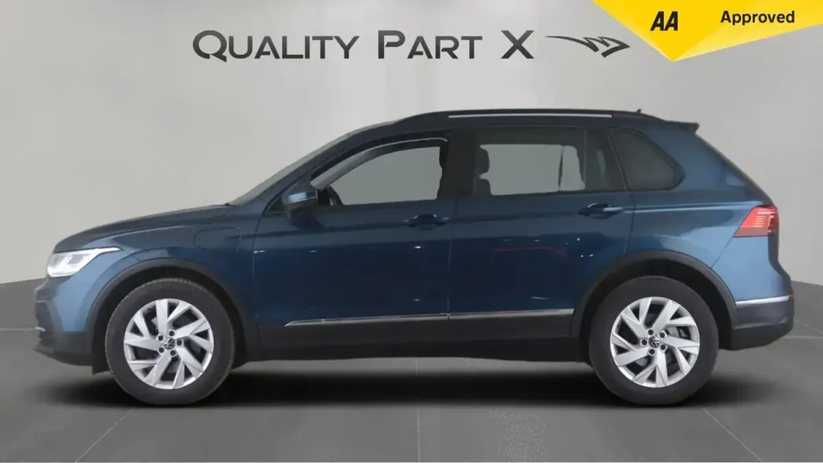 Used VW Tiguan Life 245 HP (180 kW) 2023 Blue SUV
