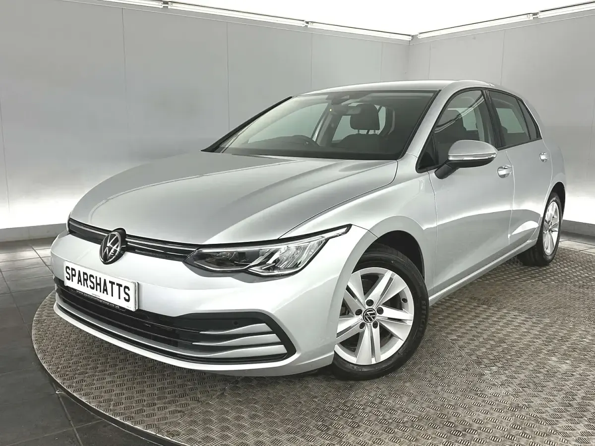 Used VW Golf VIII Life 150 HP (110 kW) 2023 Silver Hatchback