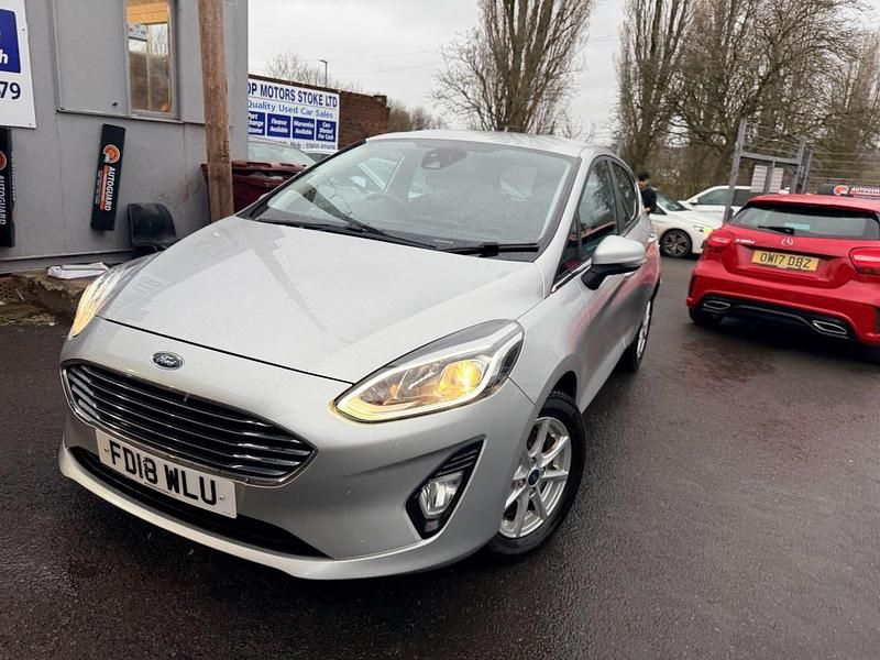 Used Ford Fiesta Zetec 85 HP (62 kW) 2018 Silver Hatchback