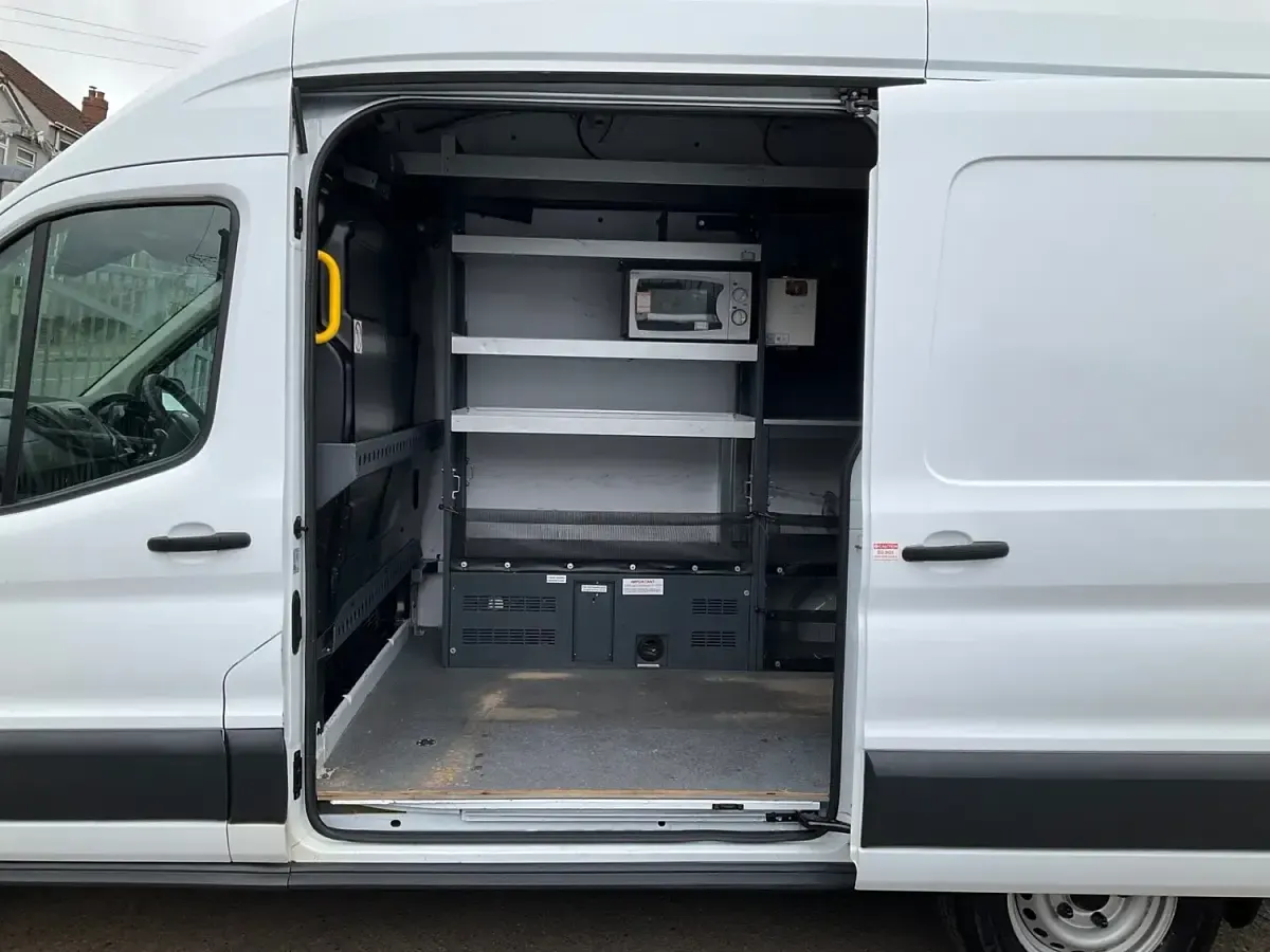 Used Ford Transit 130 HP (95 kW) 2018 White MPV