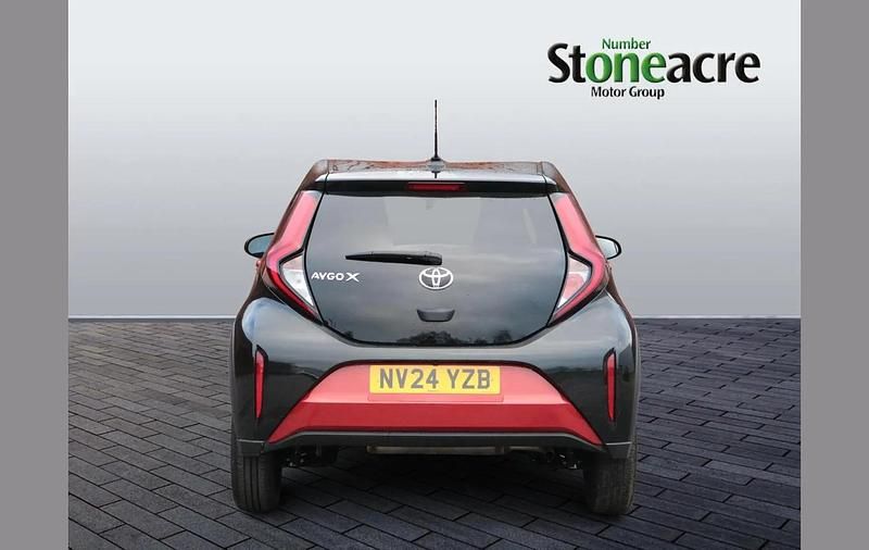 Used Toyota Aygo X 72 HP (52 kW) 2024 Red SUV