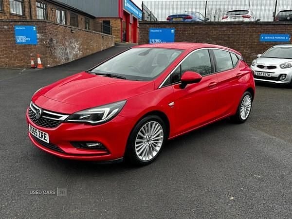 Used Vauxhall Astra Elite 136 HP (100 kW) 2015 Red Hatchback