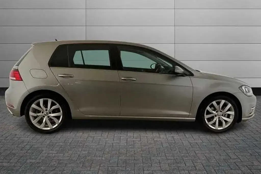 Begagnad VW Golf VII 150 HK (110 kW) 2019