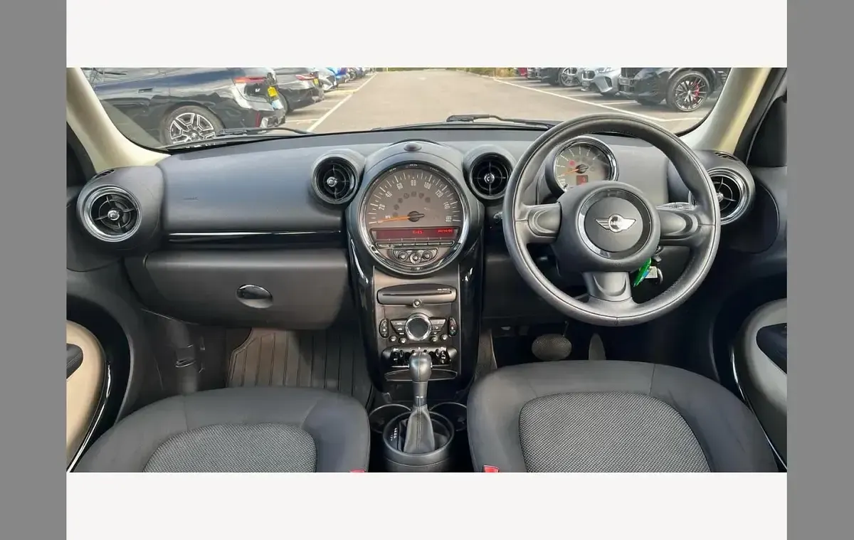 Used Mini ONE 96 HP (70 kW) 2016 White Hatchback