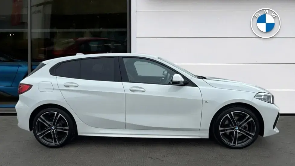 Used BMW 118 M Sport 134 HP (98 kW) 2024 White Hatchback