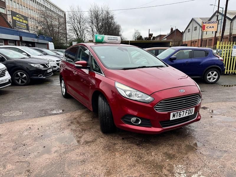 Used Ford S-MAX Titanium 160 HP (117 kW) 2017 Red MPV