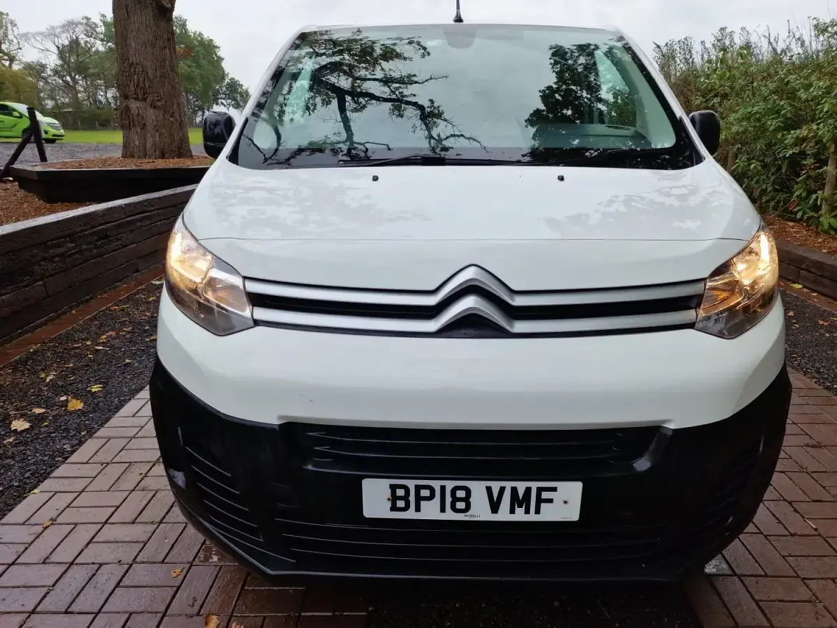 Used Citroën Dispatch 121 HP (88 kW) 2018 White MPV