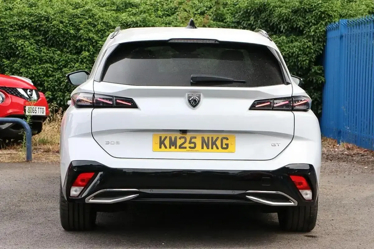 Used Peugeot 308 SW GT 134 HP (98 kW) 2025 White Estate