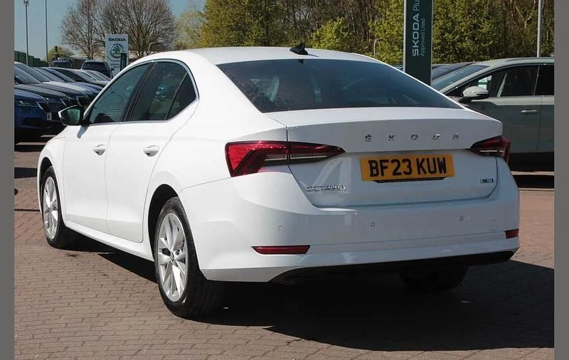 Begagnad Skoda Octavia SE L 150 HK (110 kW) 2023 Vit Halvkombi