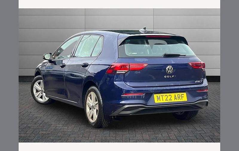 Used VW Golf VIII Life 150 HP (110 kW) 2022 Blue Hatchback