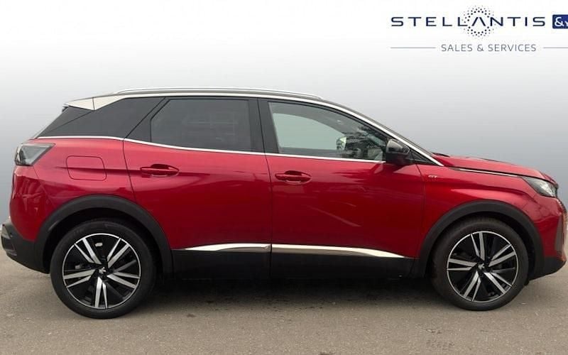 Used Peugeot 3008 Premium 131 HP (96 kW) 2022 Red Estate