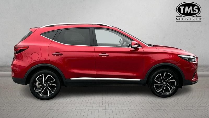 Used MG ZS Exclusive 106 HP (77 kW) 2023 Red SUV