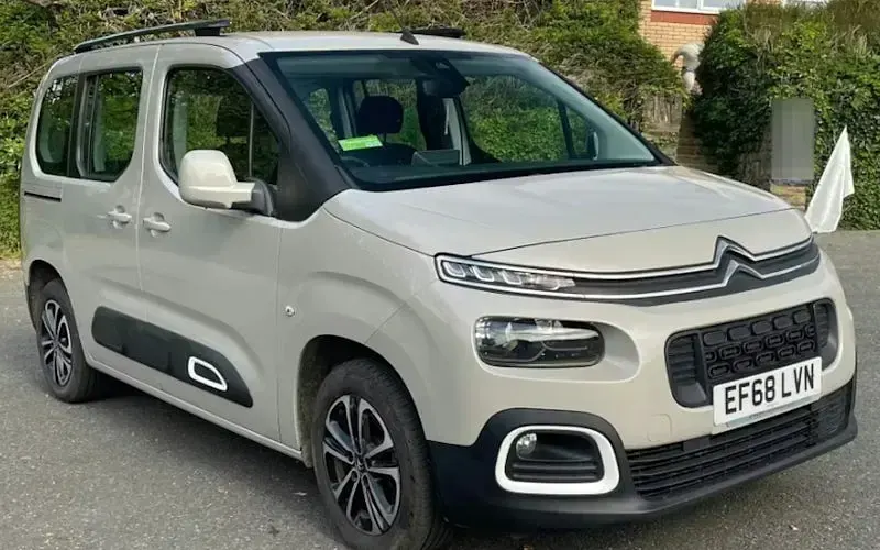 Usado Citroën Berlingo Flair 131 HP (96 kW) 2020 Monovolume