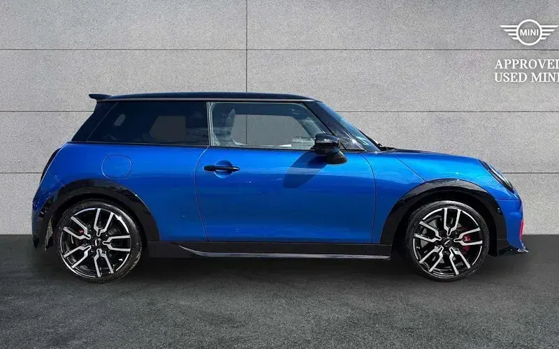 Used Mini John Cooper Works 231 HP (169 kW) 2025 Blue Hatchback