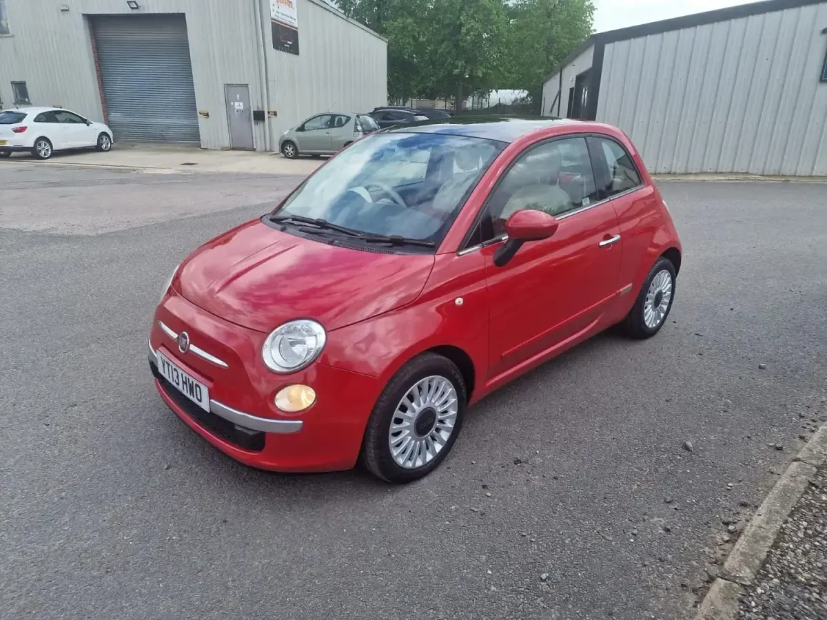 Usado Fiat 500 Lounge 69 HP (50 kW) 2013 Vermelho Citadino