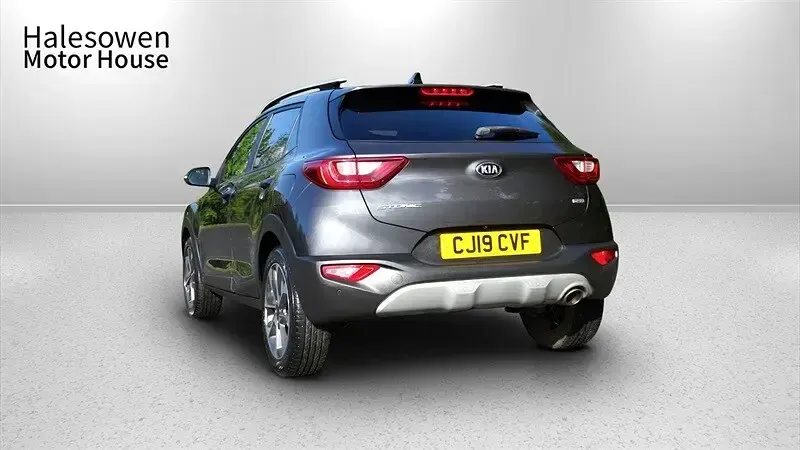 Usado Kia Stonic 118 CV (86 kW) 2019 Gris SUV