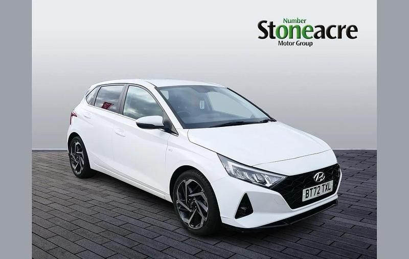 Used Hyundai i20 Premium 99 HP (72 kW) 2022 White Hatchback