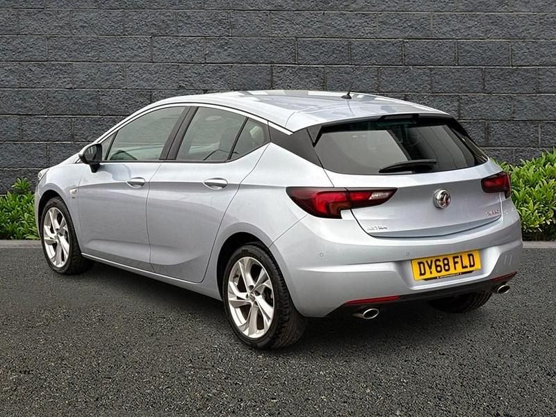 Used Vauxhall Astra SRi 200 HP (147 kW) 2018 Silver Hatchback