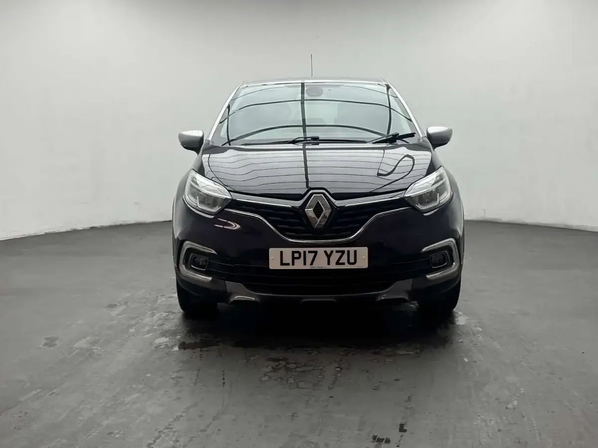 Used Renault Captur Signature S 108 HP (79 kW) 2017 Mauve/silver SUV