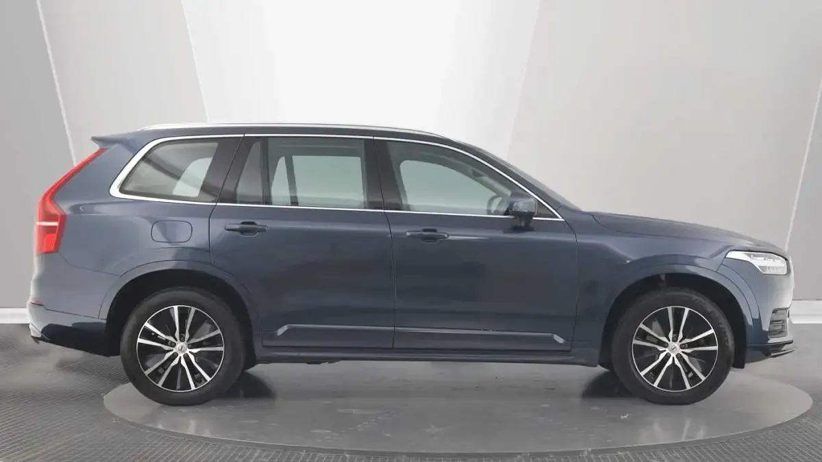 Used Volvo XC90 Momentum 232 HP (170 kW) 2022 SUV