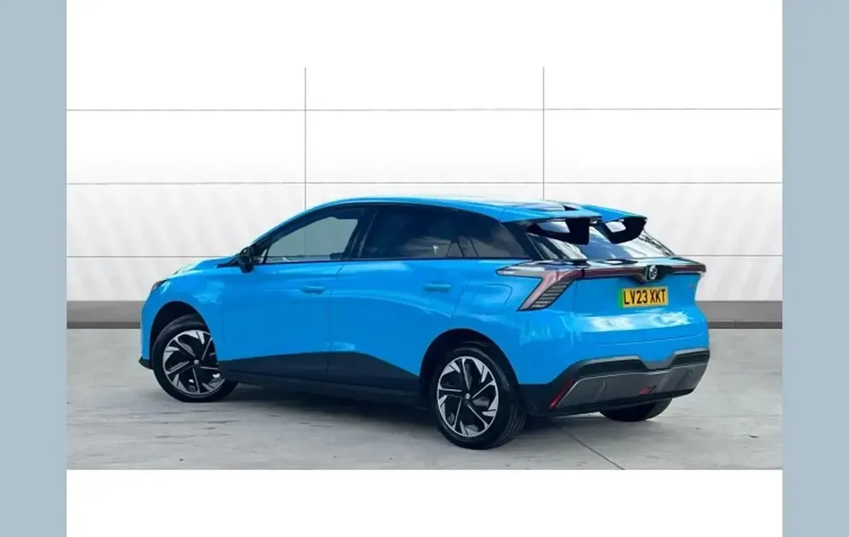 Used MG MG4 EV Trophy 150 kW (204 HP) 2023 Blue Hatchback