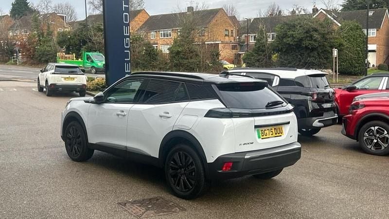 New Peugeot e-2008 Premium 113 kW (154 HP) 2025 White SUV