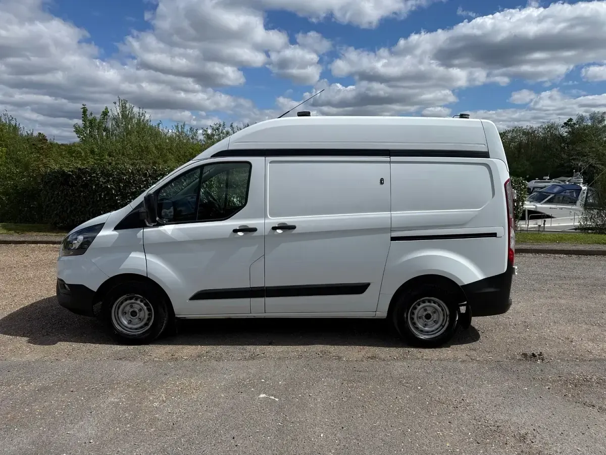 Used Ford Transit Custom 105 HP (77 kW) 2019 White Van