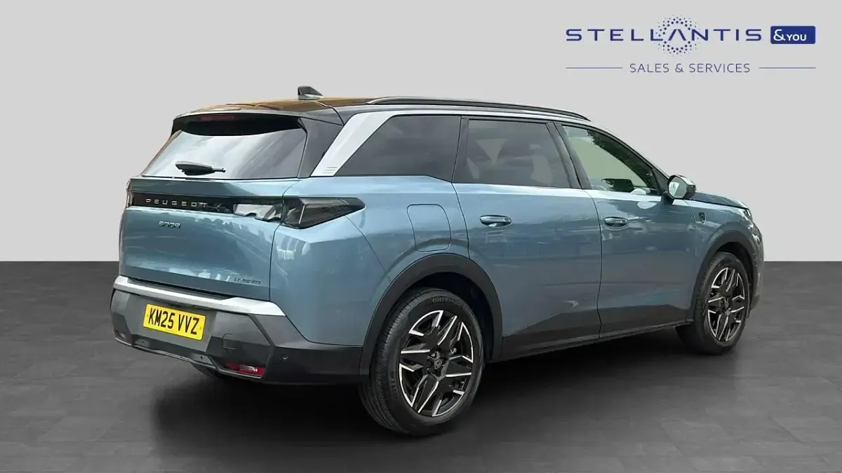 Used Peugeot 5008 GT 134 HP (98 kW) 2025 Blue SUV
