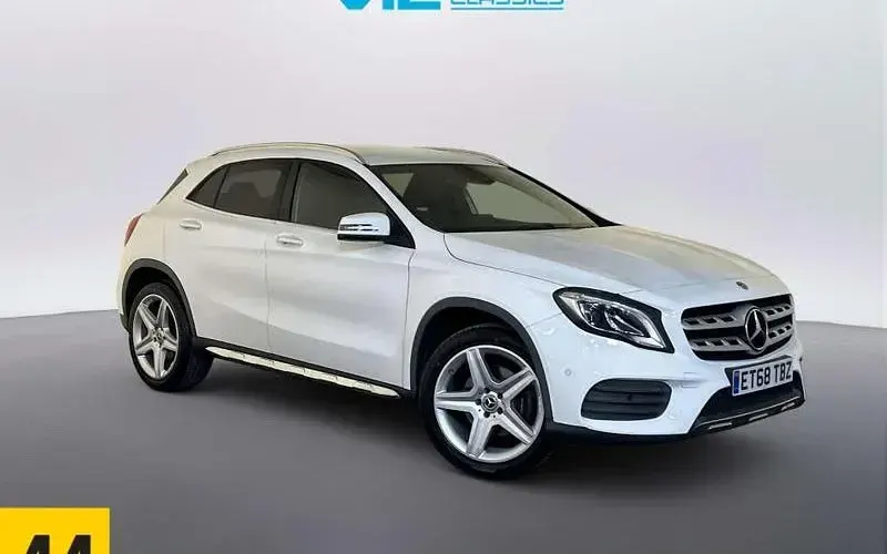 Used Mercedes GLA250 AMG Line Premium 211 HP (155 kW) 2018 SUV