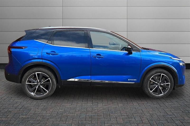 Used Nissan Qashqai Tekna 190 HP (139 kW) 2023 Magnetic blue with pearl black roof SUV