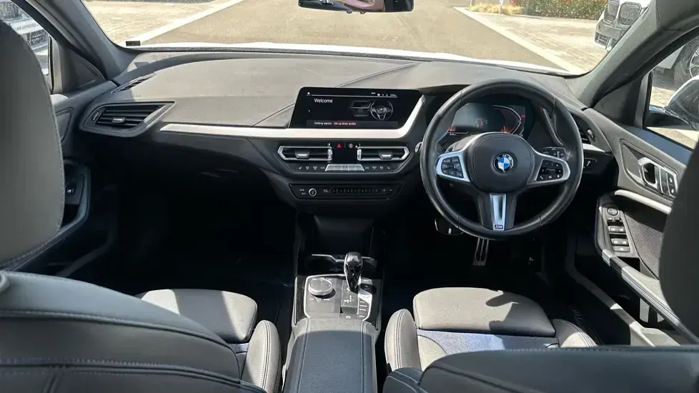 Used BMW 118 M Sport 134 HP (98 kW) 2022 White Hatchback
